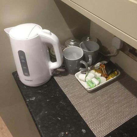 Private En-Suite Guestroom Рутин Екстериор снимка