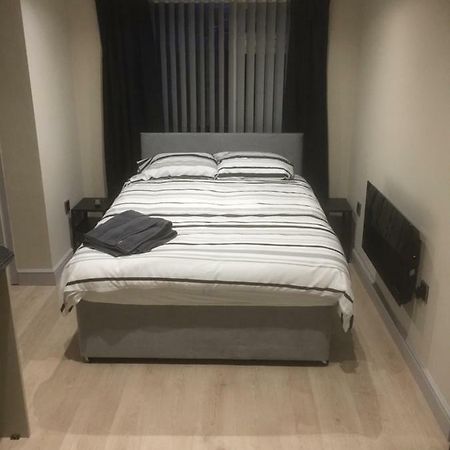 Private En-Suite Guestroom Рутин Екстериор снимка